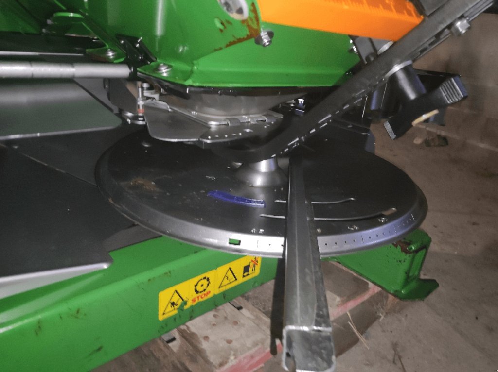 Düngerstreuer des Typs Amazone Zam ultra, Gebrauchtmaschine in Chauvoncourt (Bild 9)