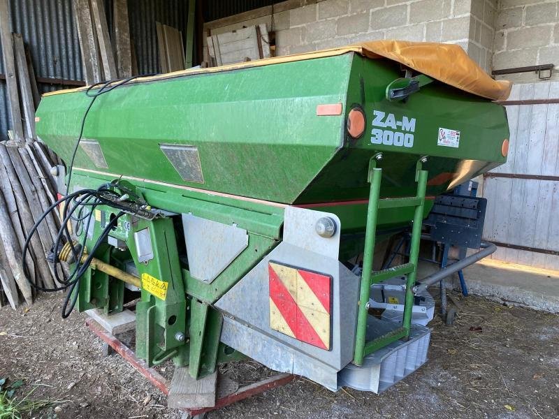 Düngerstreuer of the type Amazone ZAM ULTRA, Gebrauchtmaschine in SAINT-GERMAIN DU PUY (Picture 4)