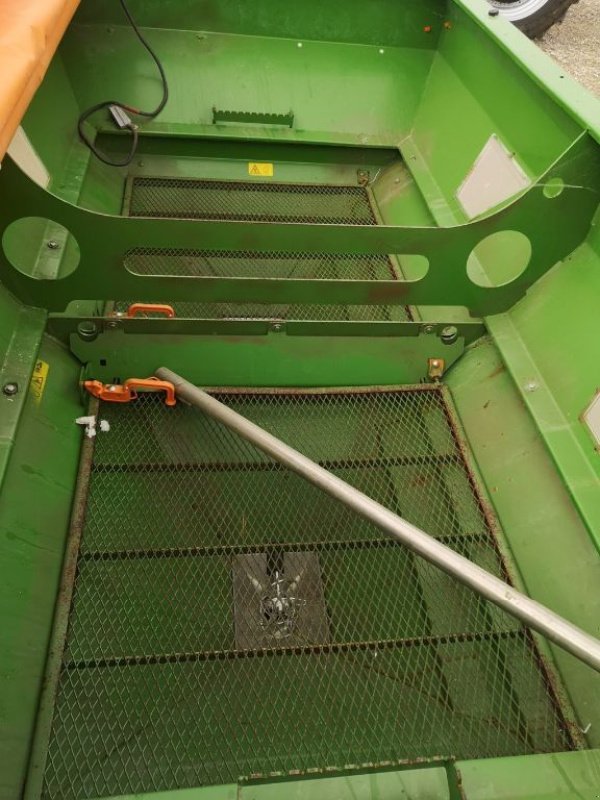 Düngerstreuer des Typs Amazone ZAM ULTRA, Gebrauchtmaschine in BEAULEU (Bild 5)