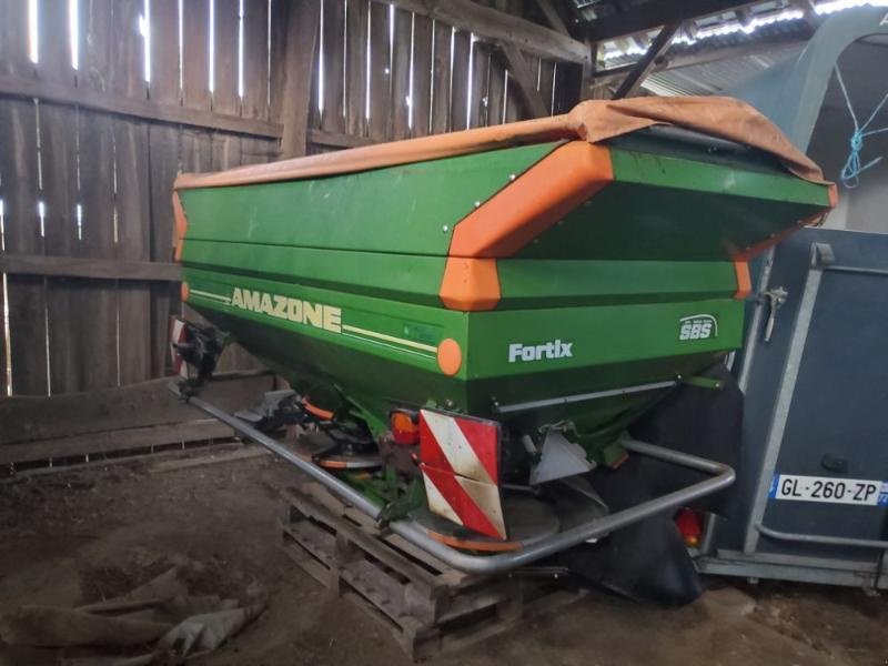 Düngerstreuer du type Amazone ZAMFORTIX2700, Gebrauchtmaschine en BRAY en Val (Photo 1)