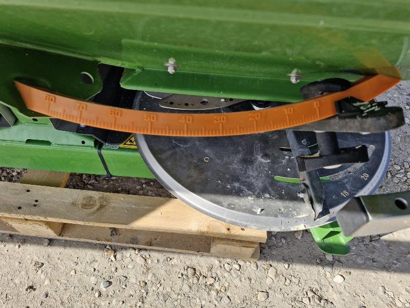 Düngerstreuer типа Amazone ZAMPROFIS, Gebrauchtmaschine в BRAY en Val (Фотография 10)