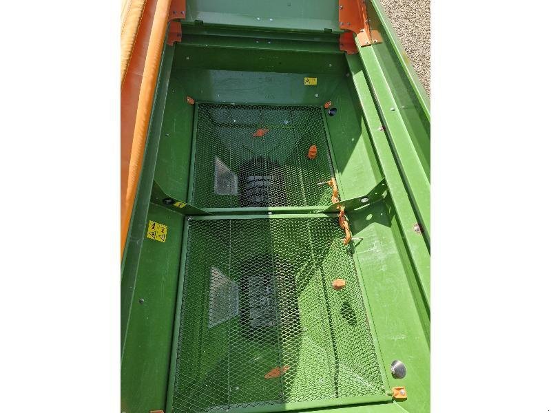 Düngerstreuer типа Amazone ZAMPROFIS, Gebrauchtmaschine в BRAY en Val (Фотография 7)