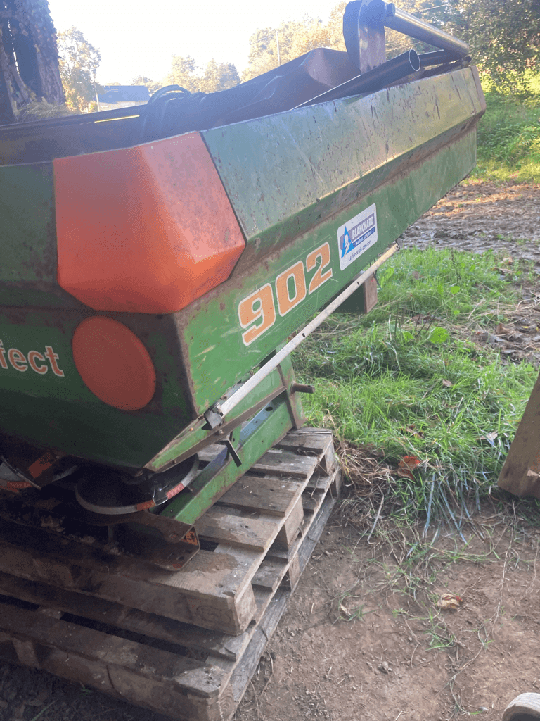 Düngerstreuer типа Amazone ZAXPERFECT 1200, Gebrauchtmaschine в CONDE SUR VIRE (Фотография 2)