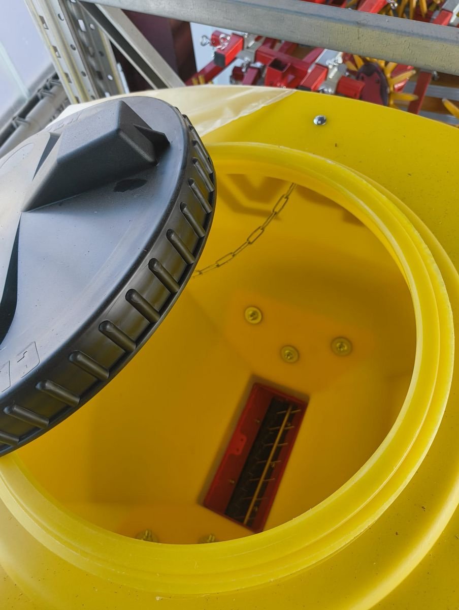 Düngerstreuer des Typs APV APV PS 300 M1 - Hydraulisches Gebläse, Neumaschine in Harmannsdorf-Rückersdorf (Bild 10)