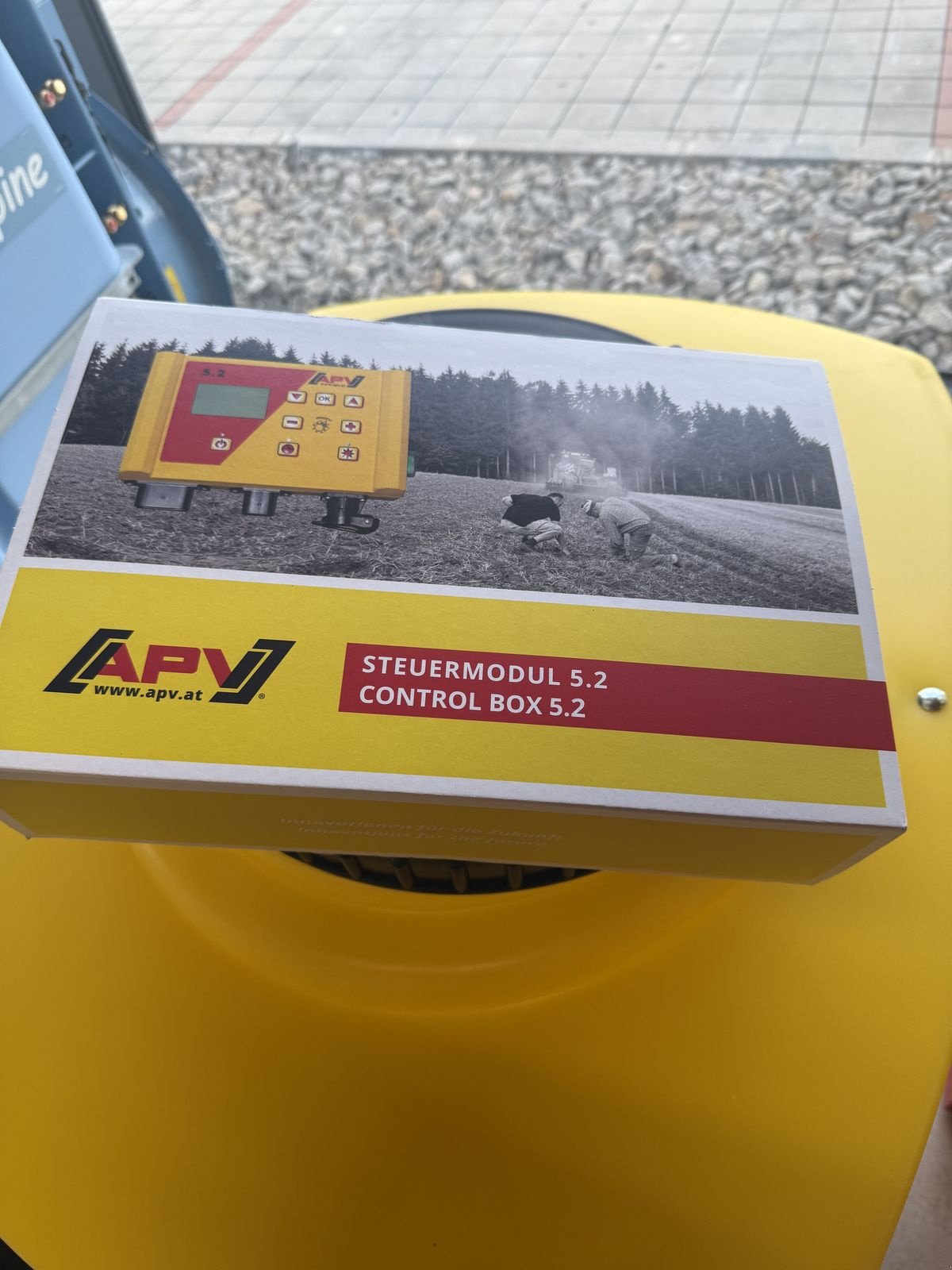Düngerstreuer des Typs APV PS 200 M1 elektr, Neumaschine in Grund (Bild 4)