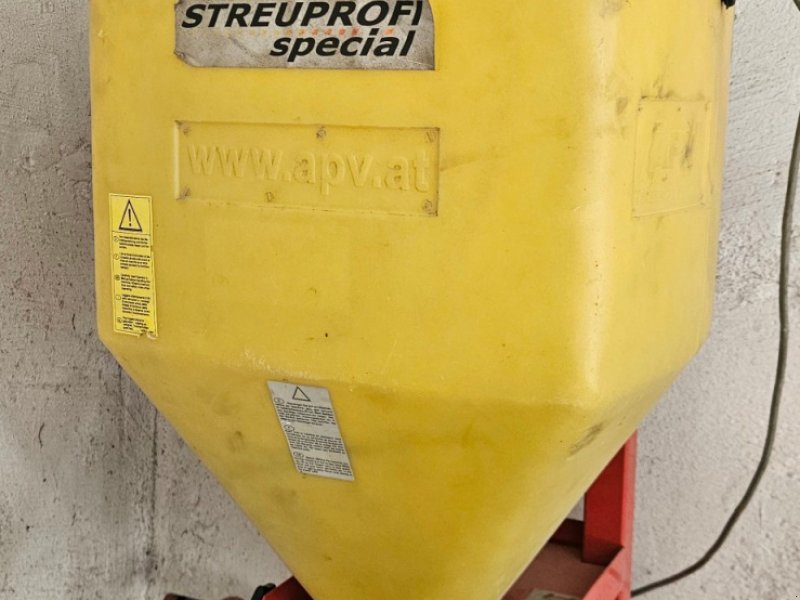 Düngerstreuer des Typs APV Streuprofi Special plus, Gebrauchtmaschine in Bruckberg (Bild 1)