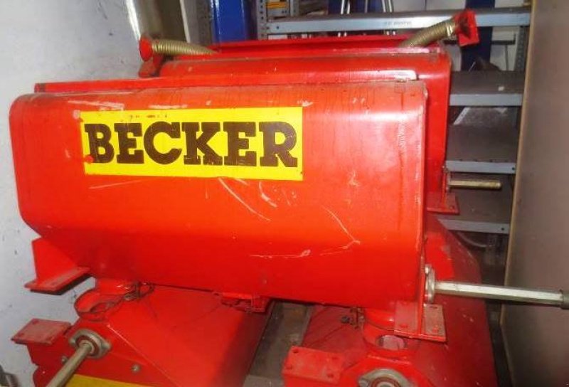 Düngerstreuer tip Becker 4x Düngertank mit je zwei Ausläufen, Gebrauchtmaschine in Schutterzell (Poză 8)
