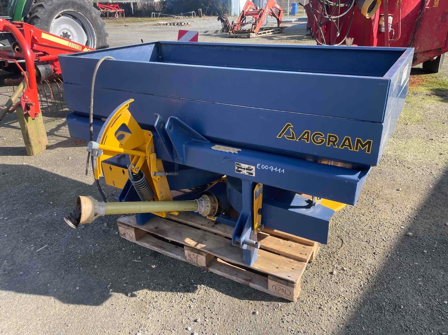 Düngerstreuer типа Bogballe Distributeur d'engrais DISTRIBUTEURAENGRAIS . Bogb, Gebrauchtmaschine в SAINT CLAIR SUR ELLE (Фотография 1)