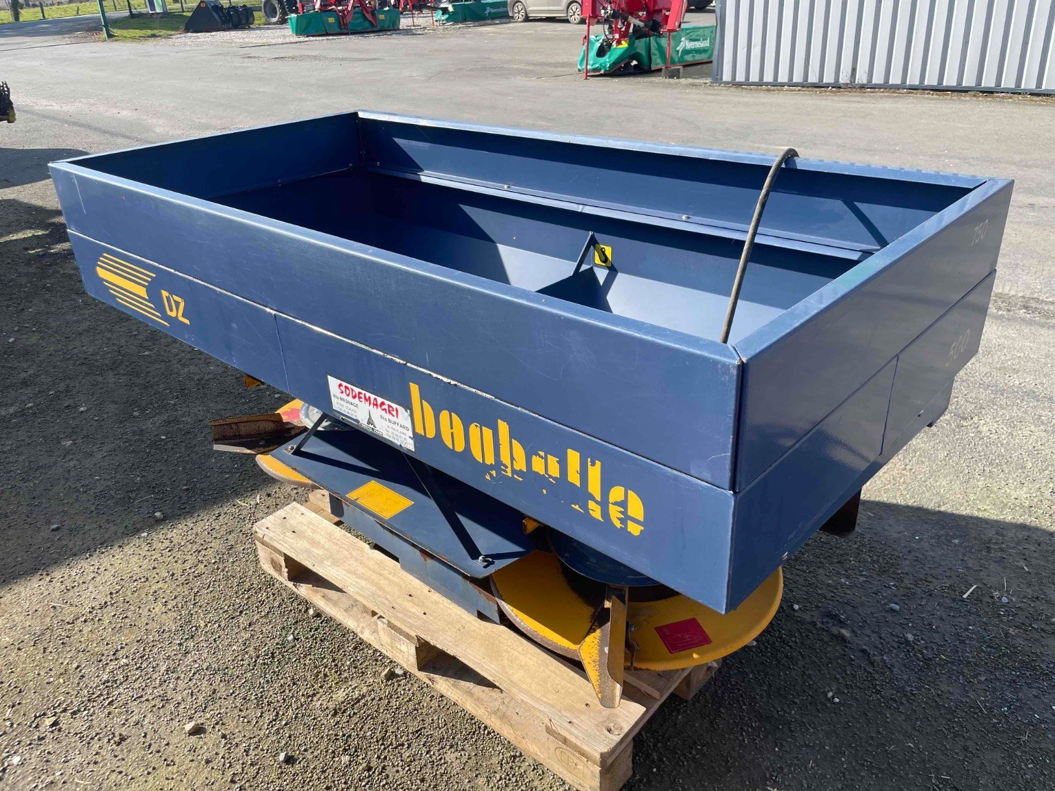 Düngerstreuer des Typs Bogballe Distributeur d'engrais DISTRIBUTEURAENGRAIS . Bogb, Gebrauchtmaschine in SAINT CLAIR SUR ELLE (Bild 4)