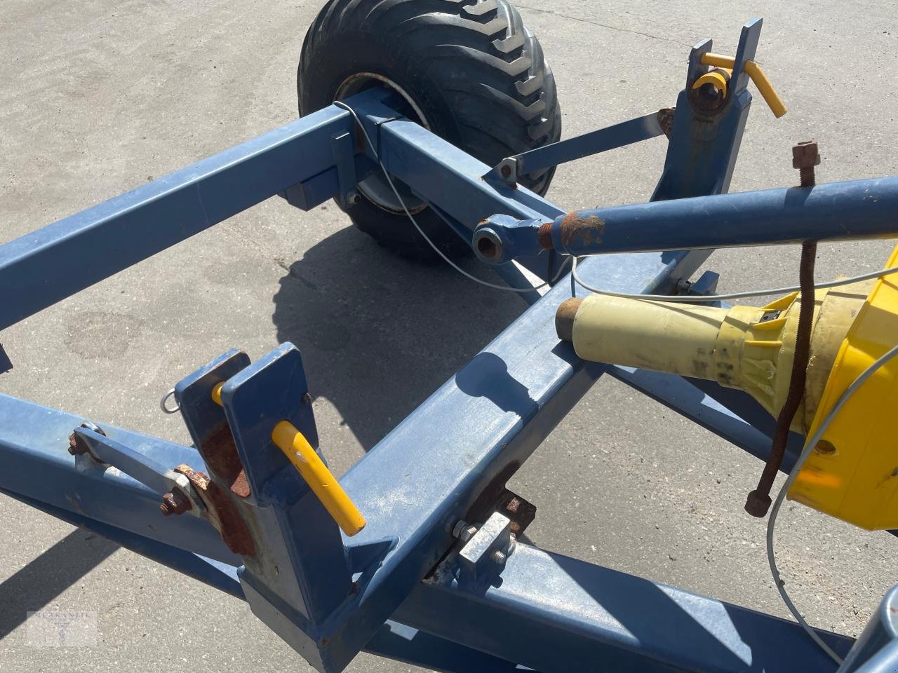 Düngerstreuer des Typs Bogballe Fahrwerk Düngerstreuer, Gebrauchtmaschine in Pragsdorf (Bild 13)