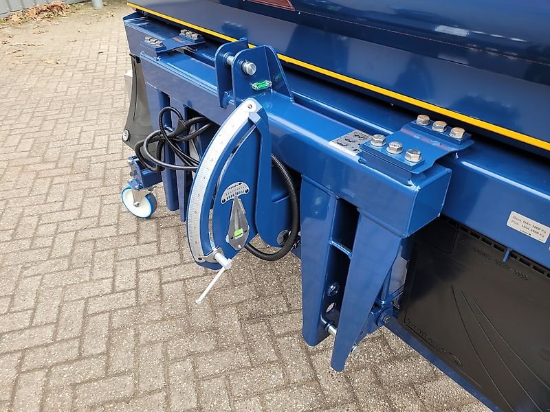 Düngerstreuer des Typs Bogballe M35W, Neumaschine in Itterbeck (Bild 5)