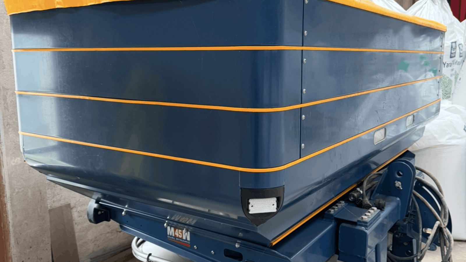 Düngerstreuer от тип Bogballe M45W Plus Bogballe M45W Plus, Gebrauchtmaschine в Sakskøbing (Снимка 1)