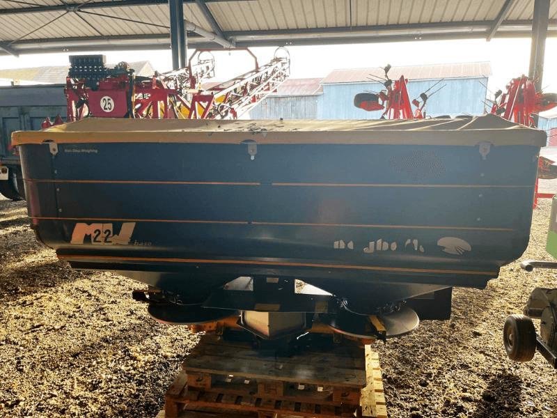 Düngerstreuer типа Bogballe UNIQ, Gebrauchtmaschine в SAINT-GERMAIN DU PUY (Фотография 3)