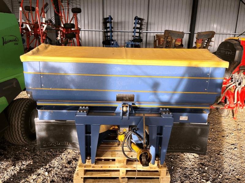 Düngerstreuer типа Bogballe UNIQ, Gebrauchtmaschine в SAINT-GERMAIN DU PUY