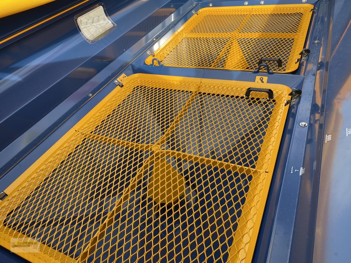 Düngerstreuer des Typs Bogballe Wiegestreuer M35W base 1800, Neumaschine in Senftenbach (Bild 2)