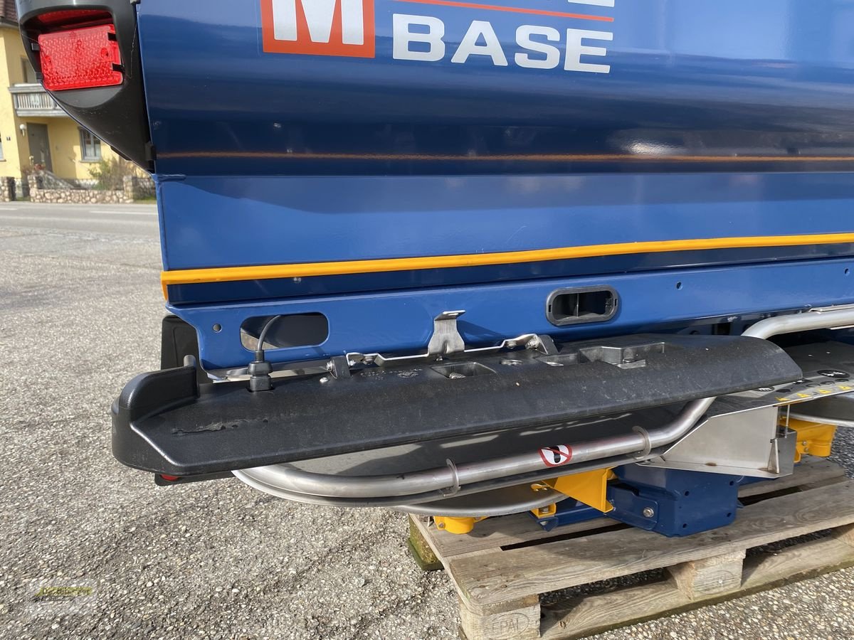 Düngerstreuer des Typs Bogballe Wiegestreuer M35W base 1800, Neumaschine in Senftenbach (Bild 3)