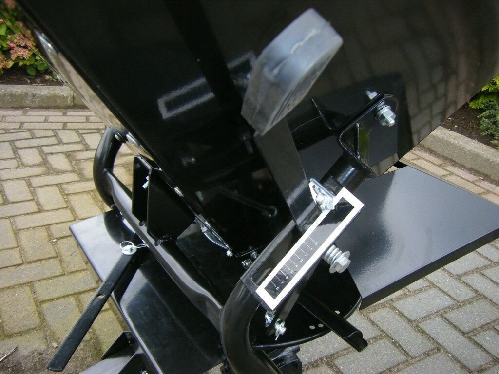 Düngerstreuer van het type Boxer ZS getrokken strooier NIEUW, Neumaschine in Neer (Foto 4)