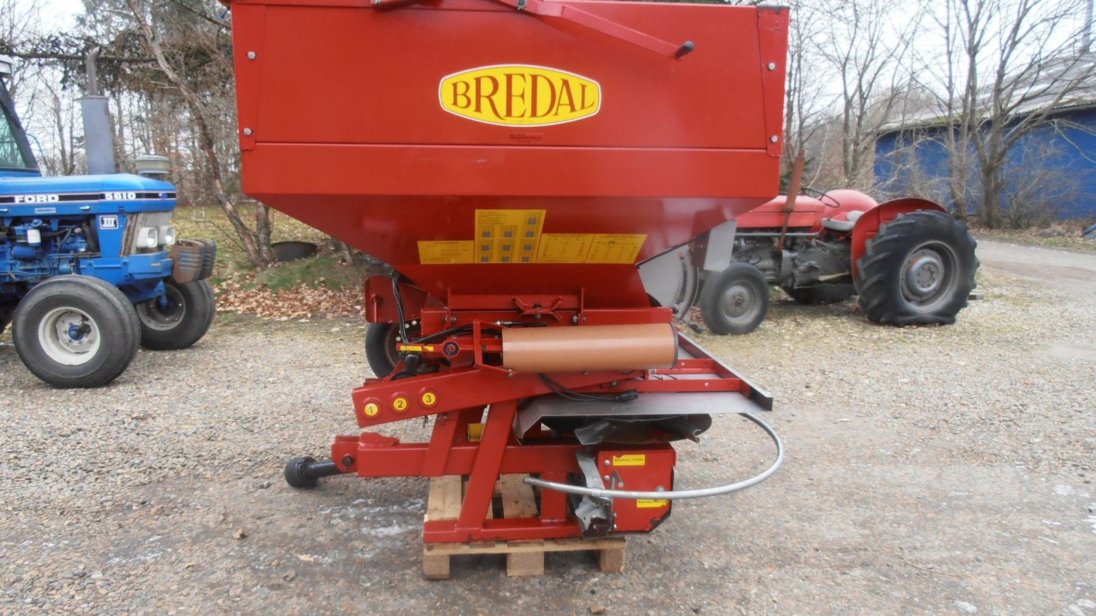 Düngerstreuer of the type Bredal F2 3000 Gødningsspreder lift, Gebrauchtmaschine in Varde (Picture 2)