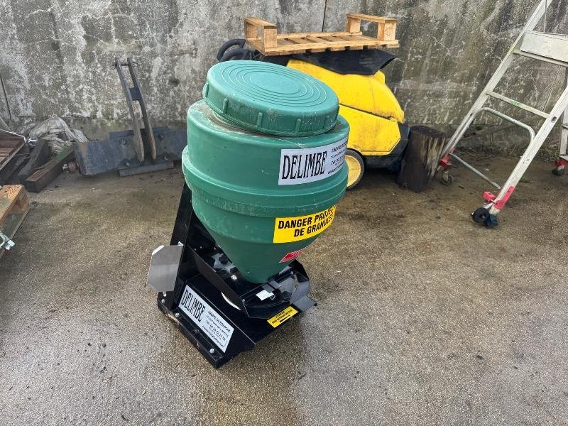 Düngerstreuer del tipo Delimbe T24, Gebrauchtmaschine In Wargnies Le Grand (Immagine 1)