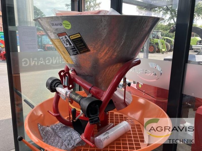 Düngerstreuer of the type Echo ASSP-160, Neumaschine in Lage (Picture 2)