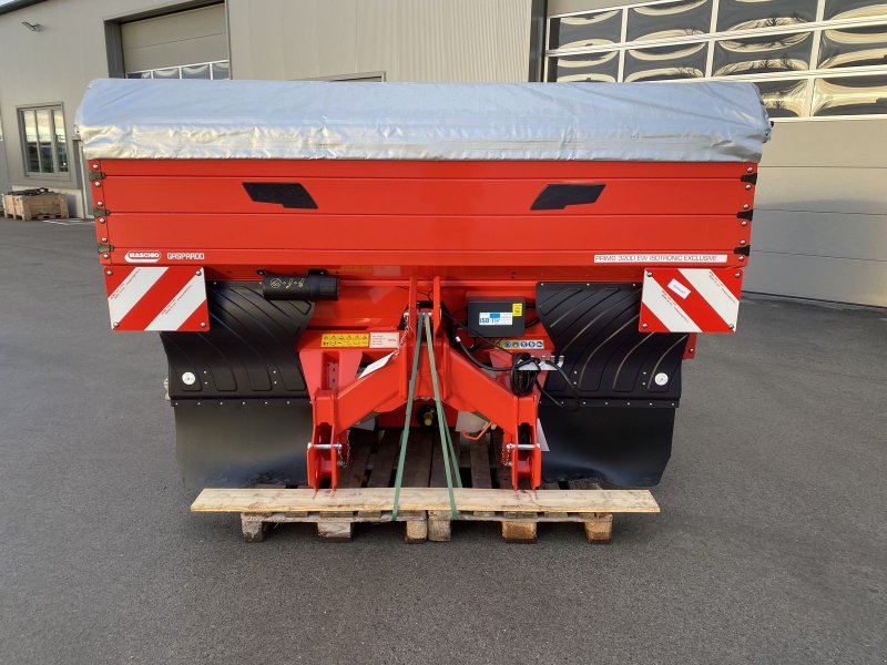 Düngerstreuer typu Gaspardo Primo, Neumaschine v Grund