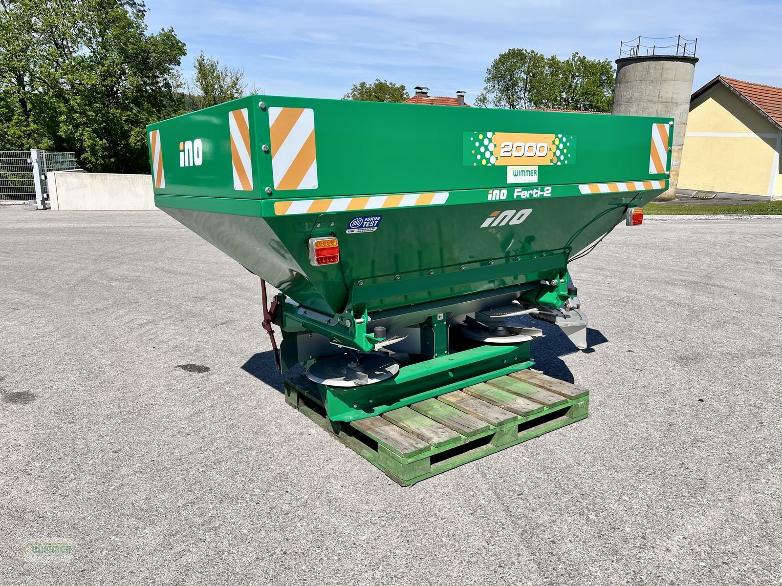 Düngerstreuer des Typs INO FERTI II - Düngestreuer / Düngerstreuer 18m, Neumaschine in Kematen (Bild 4)