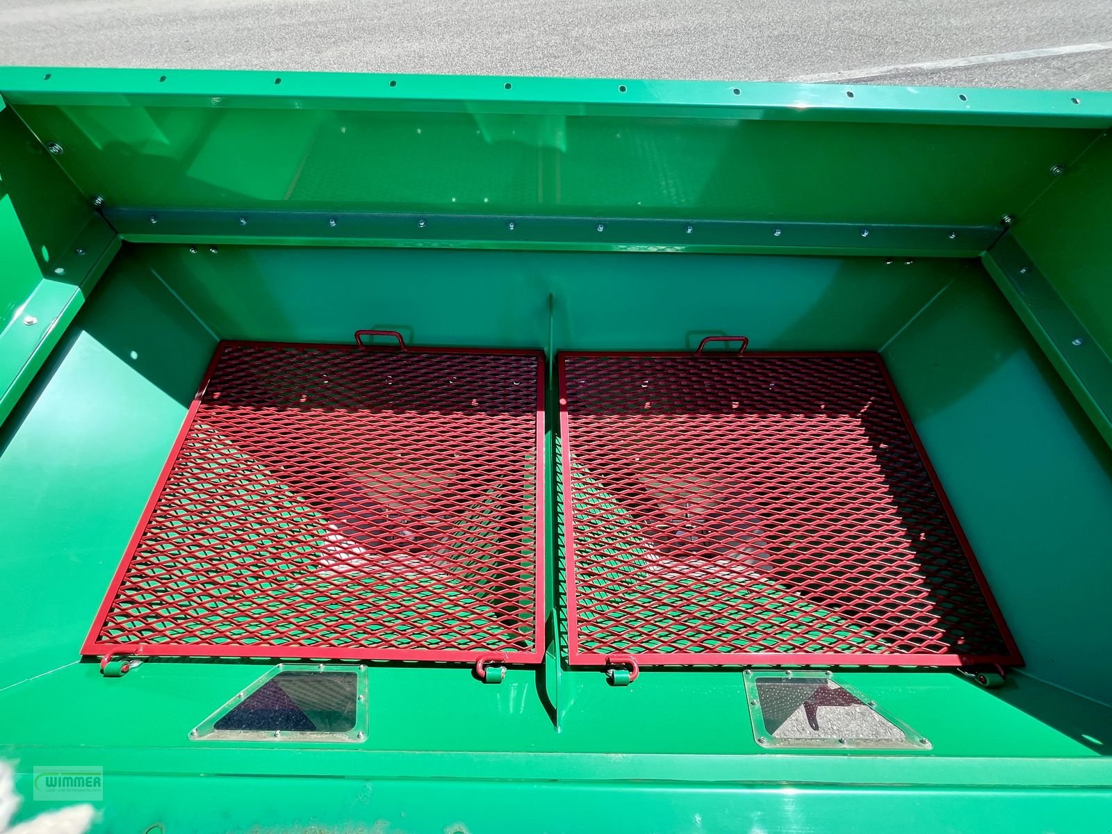 Düngerstreuer des Typs INO FERTI II - Düngestreuer / Düngerstreuer 18m, Neumaschine in Kematen (Bild 8)