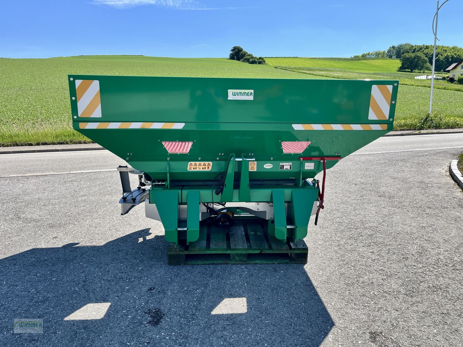 Düngerstreuer des Typs INO FERTI II - Düngestreuer / Düngerstreuer 18m, Neumaschine in Kematen (Bild 7)