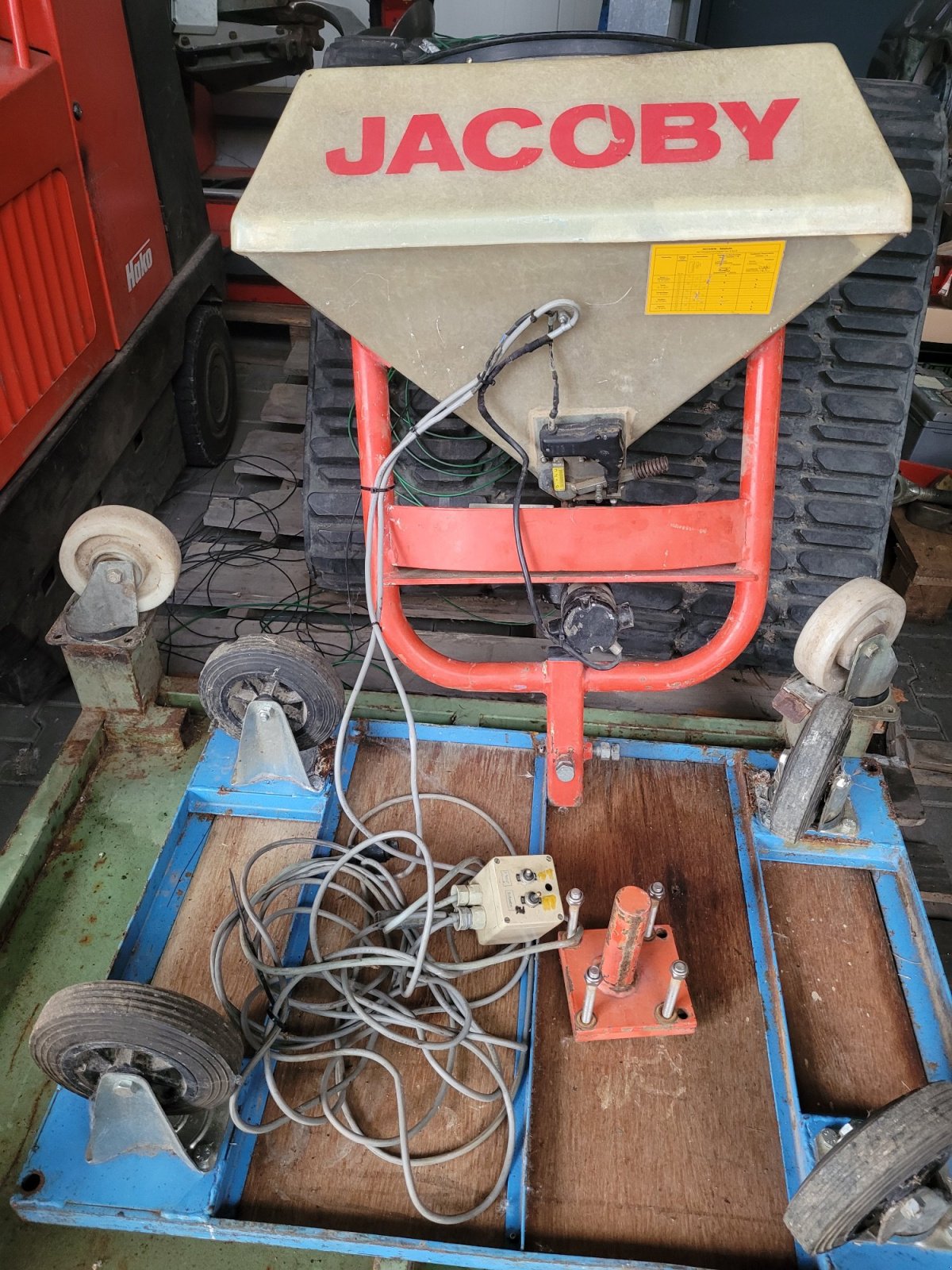 Düngerstreuer of the type Jacoby Zwischenfruchtstreuer, Gebrauchtmaschine in Bühl (Picture 1)