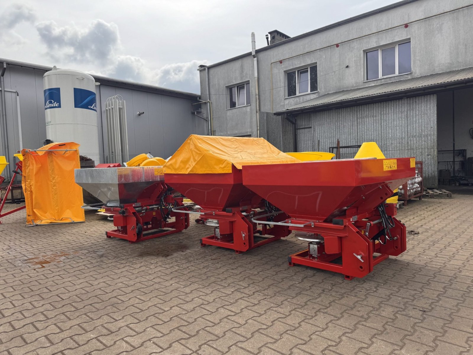 Düngerstreuer del tipo Jar-Met Düngerstreuer 800 kg / Fertilizer spreader, Neumaschine In Michałowo (Immagine 22)