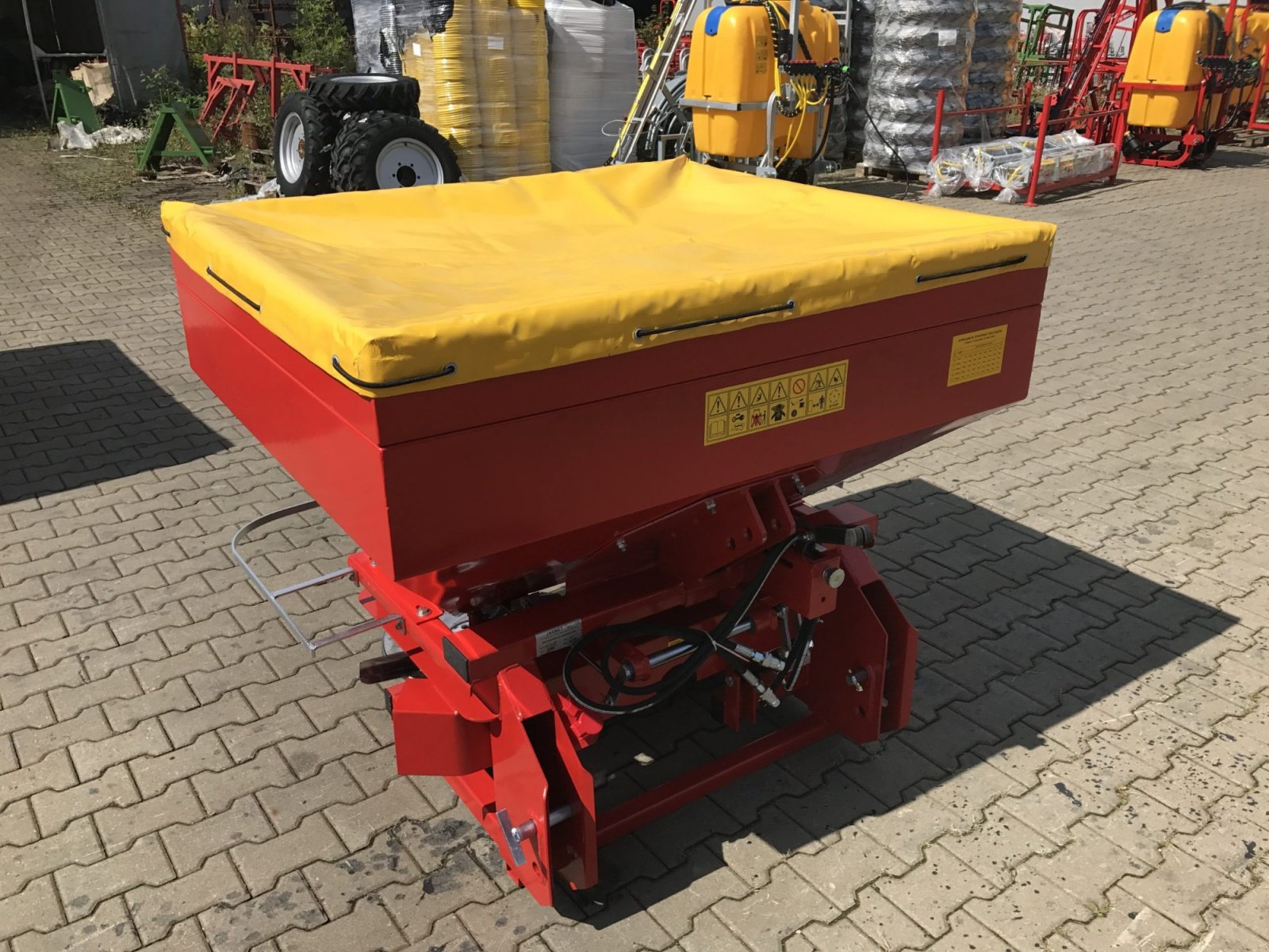 Düngerstreuer del tipo Jar-Met Düngerstreuer 800 kg / Fertilizer spreader, Neumaschine In Michałowo (Immagine 28)
