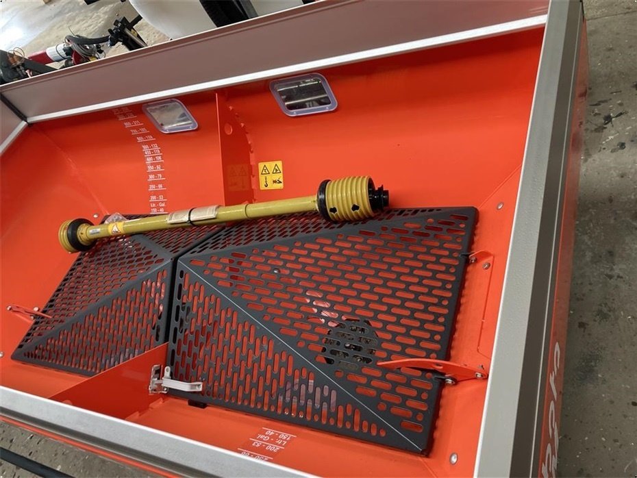 Düngerstreuer des Typs Kubota DSM Med Comfort Control, Gebrauchtmaschine in Sabro (Bild 4)