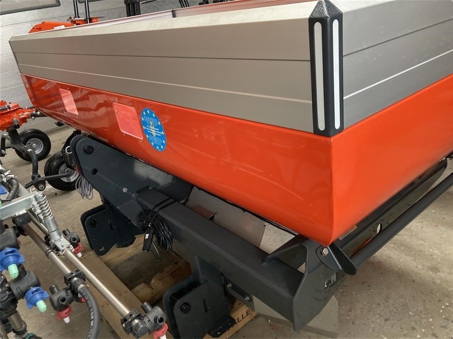 Düngerstreuer des Typs Kubota DSM Med Comfort Control, Gebrauchtmaschine in Sabro (Bild 5)