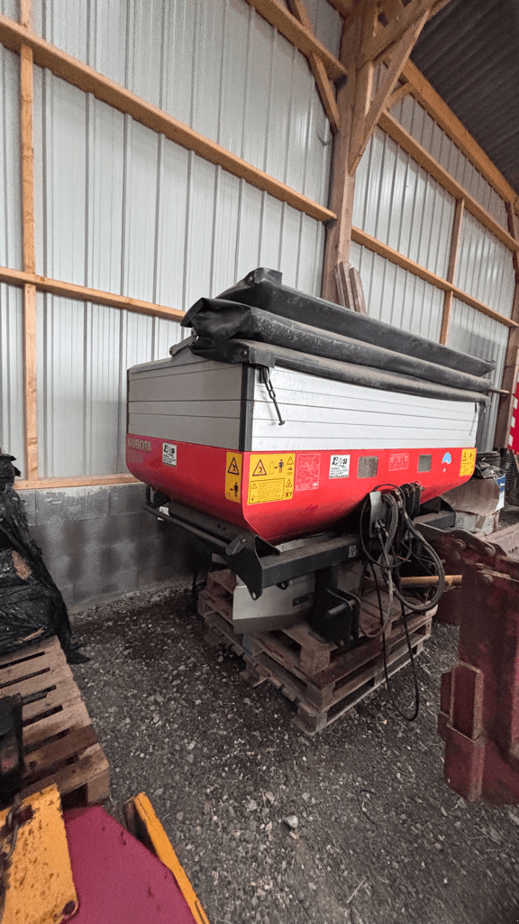 Düngerstreuer del tipo Kubota DSM, Gebrauchtmaschine In CONDE SUR VIRE (Immagine 1)