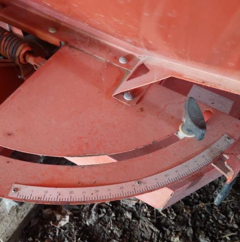 Düngerstreuer типа Kuhn 1121, Gebrauchtmaschine в MORHANGE (Фотография 8)