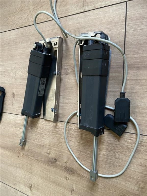 Düngerstreuer tipa Kuhn Actuator, kun brugt til 3 tons gødning, Gebrauchtmaschine u øster ulslev (Slika 1)