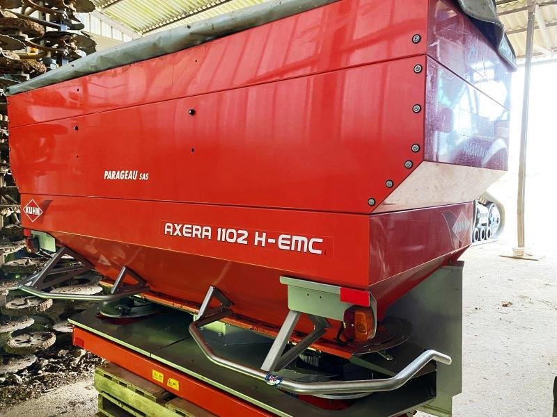 Düngerstreuer van het type Kuhn AXERA 1102 H-EMC, Gebrauchtmaschine in SAINT-GERMAIN DU PUY (Foto 3)