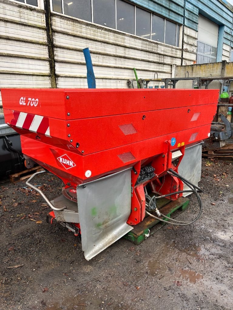 Düngerstreuer of the type Kuhn Axera H EMC, Gebrauchtmaschine in VERT TOULON (Picture 1)