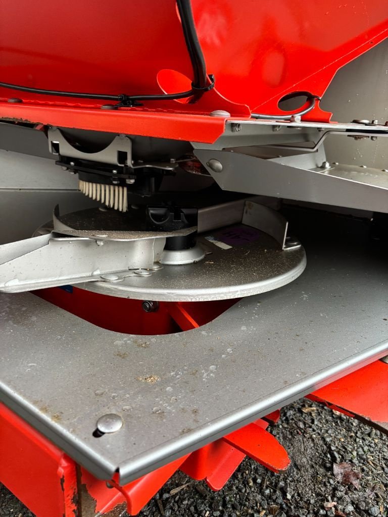 Düngerstreuer des Typs Kuhn Axera H EMC, Gebrauchtmaschine in VERT TOULON (Bild 4)