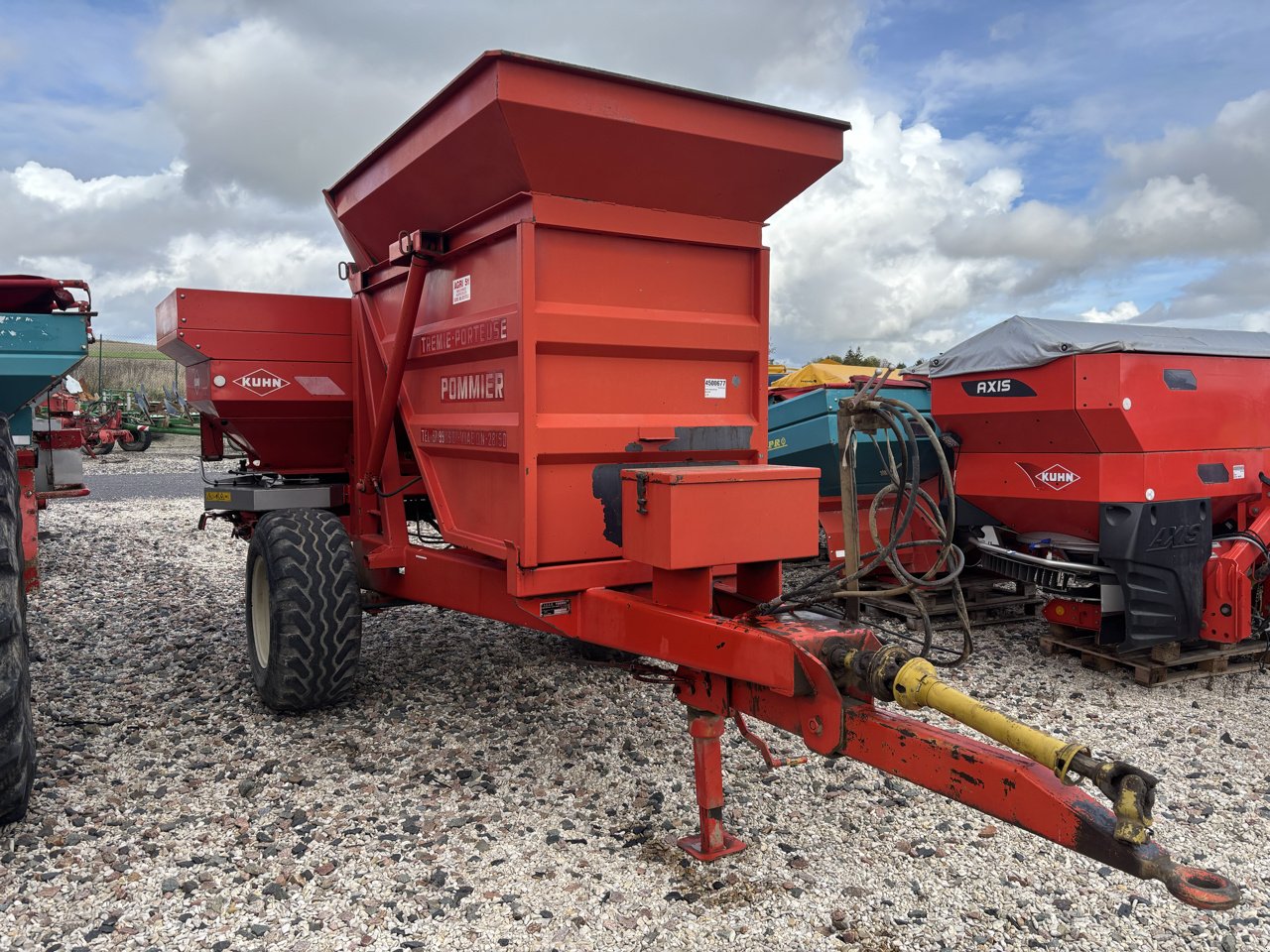 Düngerstreuer of the type Kuhn AXERA-M 1101, Gebrauchtmaschine in VERT TOULON (Picture 11)