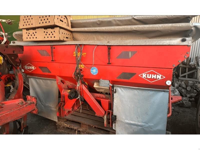 Düngerstreuer des Typs Kuhn AXERA, Gebrauchtmaschine in Wargnies Le Grand