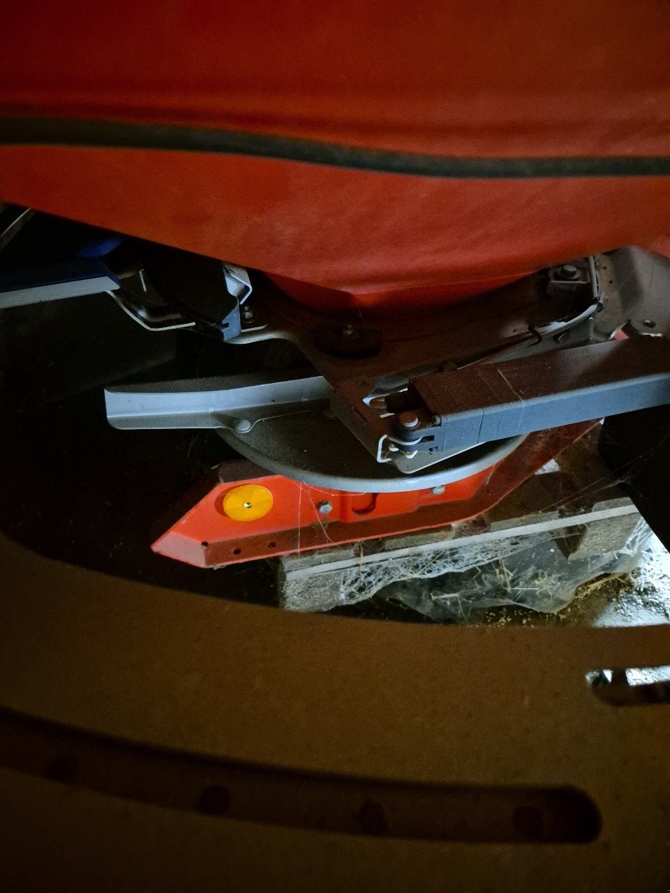 Düngerstreuer of the type Kuhn AXIS 20.1 W, Gebrauchtmaschine in MANDRES-SUR-VAIR (Picture 9)