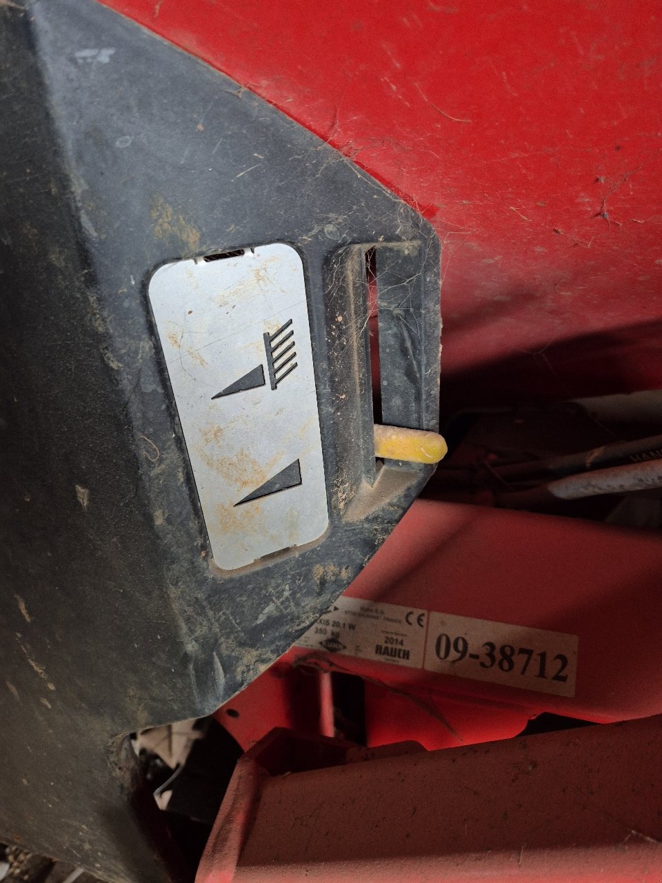 Düngerstreuer типа Kuhn AXIS 20.1 W, Gebrauchtmaschine в MANDRES-SUR-VAIR (Фотография 8)