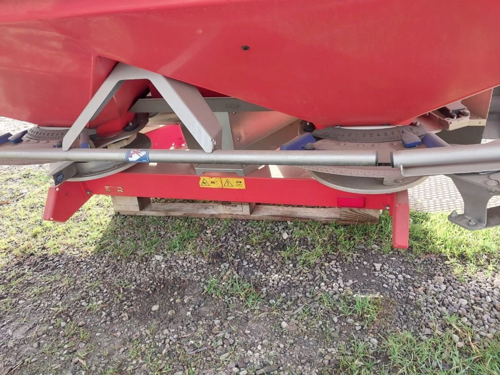 Düngerstreuer типа Kuhn AXIS 20.1 W, Gebrauchtmaschine в MANDRES-SUR-VAIR (Фотография 5)