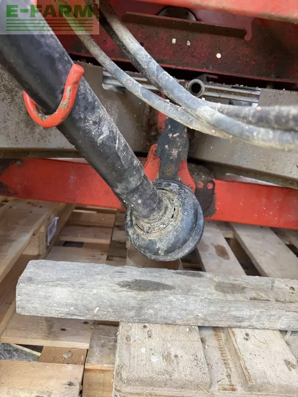 Düngerstreuer van het type Kuhn axis 40.1 d t25, Gebrauchtmaschine in CHAUVONCOURT (Foto 10)