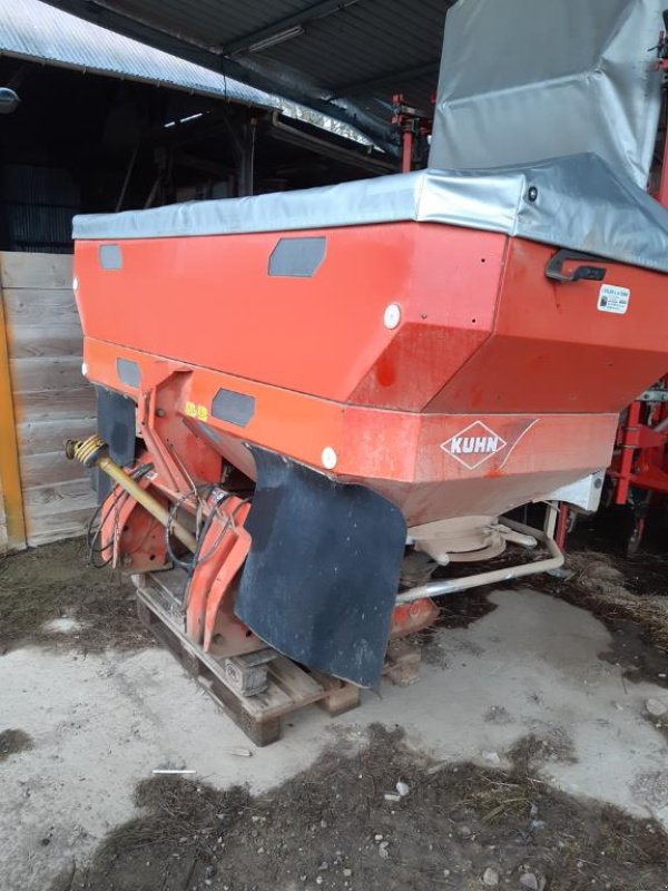 Düngerstreuer za tip Kuhn Axis 40.1, Gebrauchtmaschine u Guichen (Slika 1)