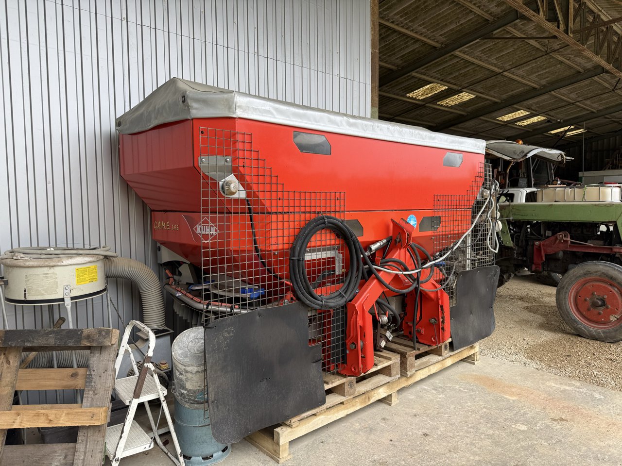 Düngerstreuer del tipo Kuhn Axis 40.1W, Gebrauchtmaschine In Marolles (Immagine 2)