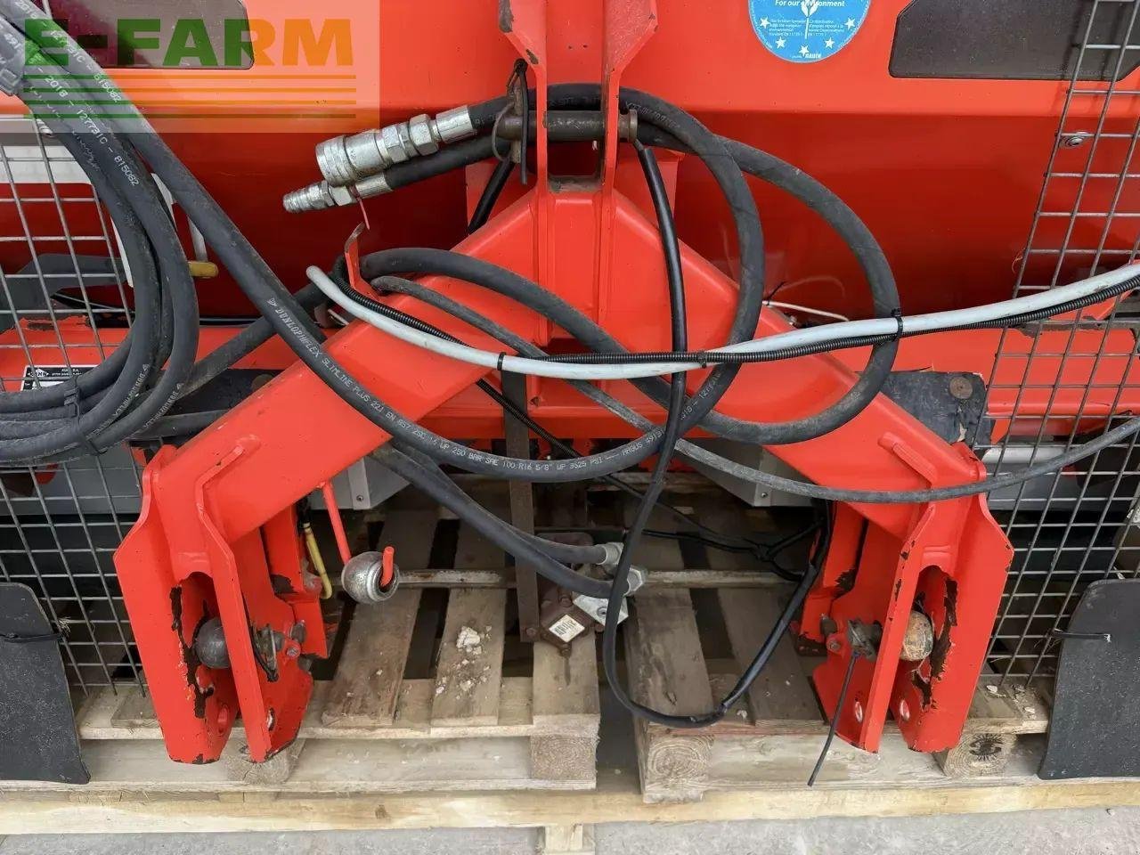 Düngerstreuer типа Kuhn axis 40.1w, Gebrauchtmaschine в CHAUVONCOURT (Фотография 11)