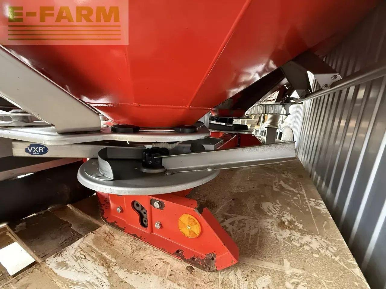 Düngerstreuer от тип Kuhn axis 40.1w, Gebrauchtmaschine в CHAUVONCOURT (Снимка 8)