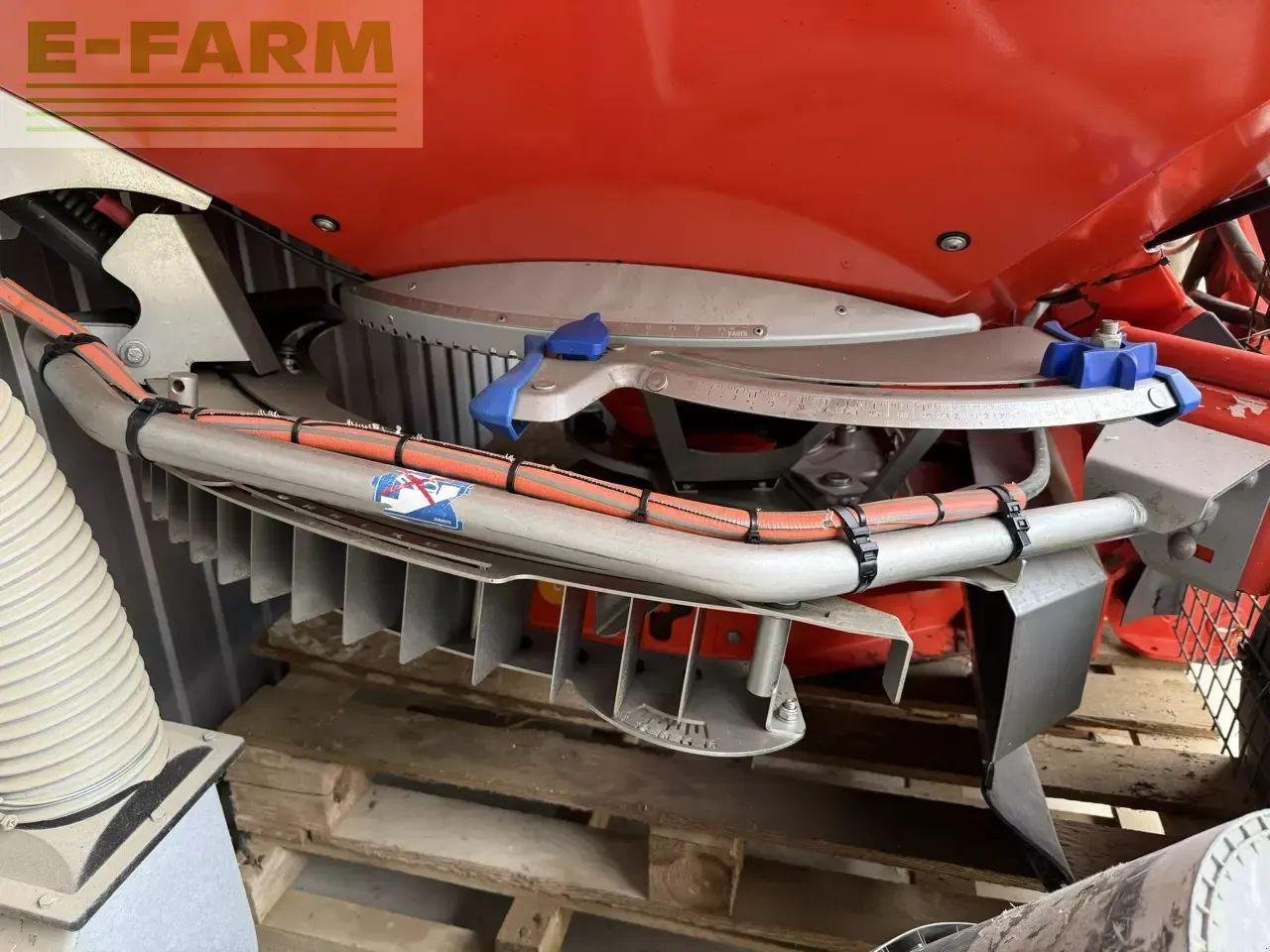 Düngerstreuer от тип Kuhn axis 40.1w, Gebrauchtmaschine в CHAUVONCOURT (Снимка 10)